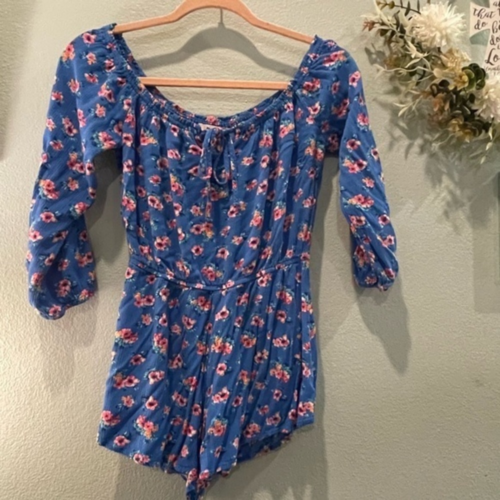 Francesca’s off shoulder romper size SMALL